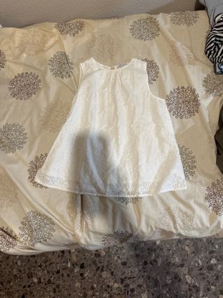 Blusa blanca con flores