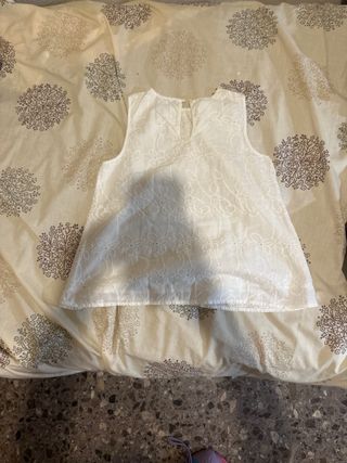 Blusa blanca con flores