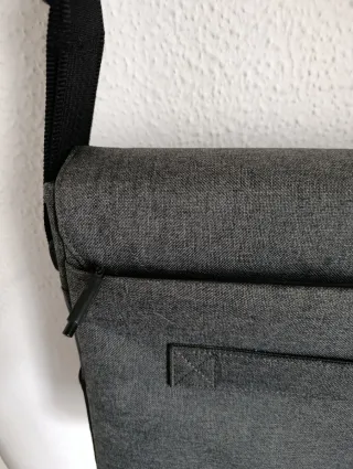 Maletín portátil gris y azul