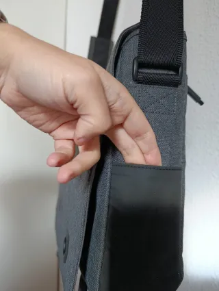 Maletín portátil gris y azul