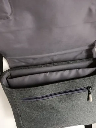 Maletín portátil gris y azul