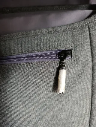 Maletín portátil gris y azul