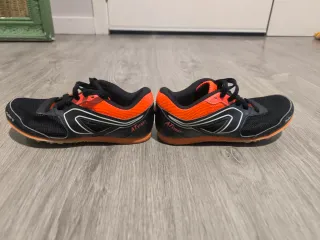 Zapatillas Atletismo Clavos talla 32 Negro Naranja