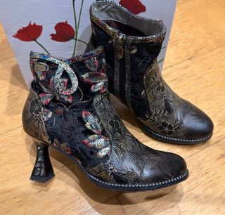 Botines Laura Vita Piel Bordados Lentejuelas 39