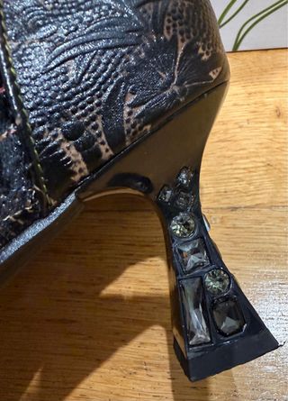 Botines Laura Vita Piel Bordados Lentejuelas 39