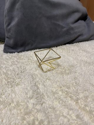 Organizador de maquillaje dorado