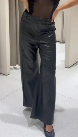 Pantalones wide leg efecto piel