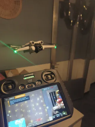 DJI Mini 3 Pro come nuovo con telecomando DJI RC