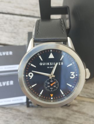Reloj Quiksilver Negro y Plateado