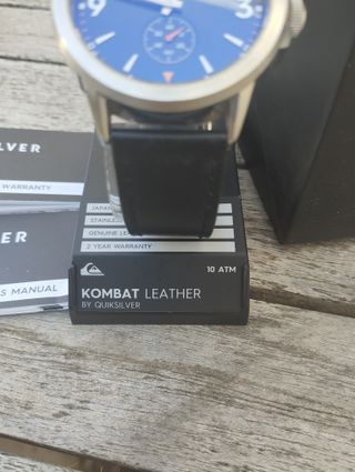 Reloj Quiksilver Negro y Plateado