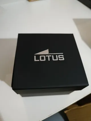 Reloj Lotus Hombre Negro y Plateado