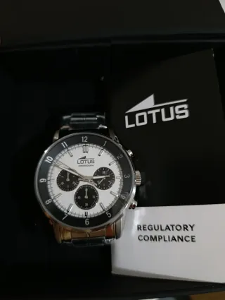 Reloj Lotus Hombre Negro y Plateado