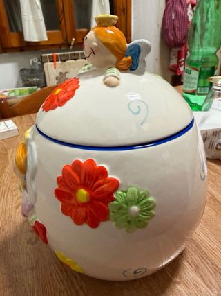 Biscottiera in ceramica con angioletti