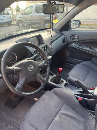 Nissan Almera Etiqueta B