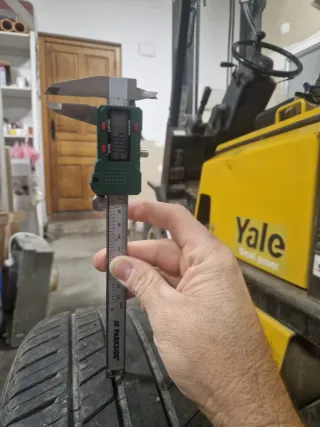 Neumático 235/60R18