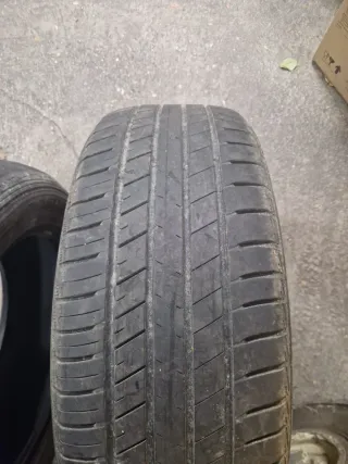 Neumático 235/60R18