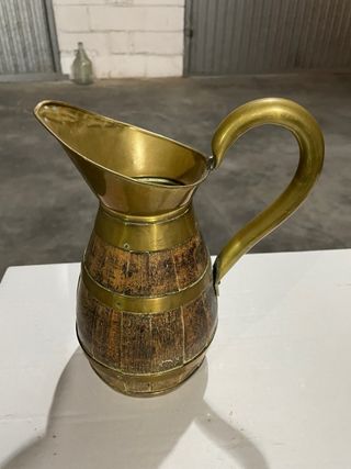 Brocca in legno e ottone stile botte