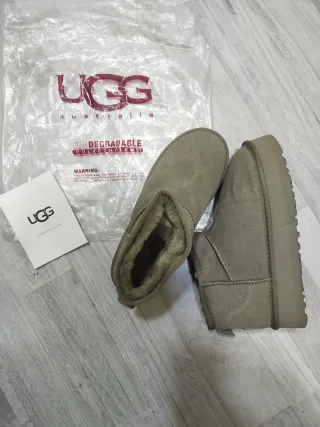 Botas UGG Beige Talla 40