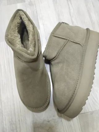 Botas UGG Beige Talla 40