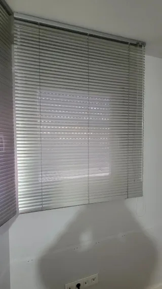 Persiana veneziana in alluminio grigio 105x130cm