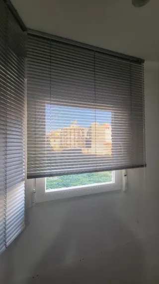 Persiana veneziana in alluminio grigio 105x130cm