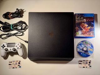 PS4 Pro 1TB firmware basso + 2 Giochi