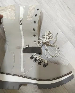 Botas invierno beige y grises