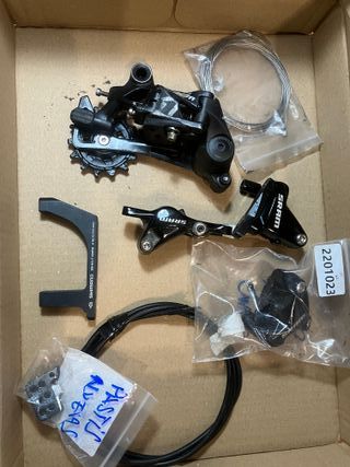 Desviador trasero SRAM, pinzas y discos
