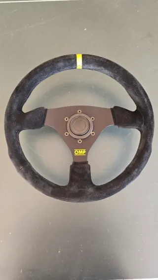 Volante OMP y piña volante MX5