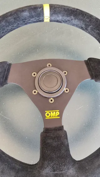 Volante OMP y piña volante MX5