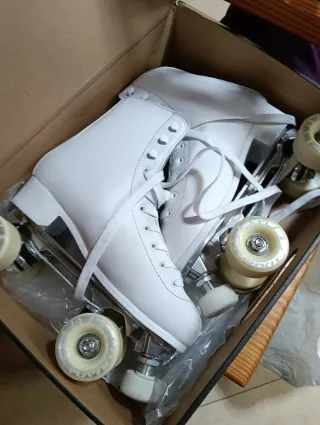 Patines de 4 ruedas blancos