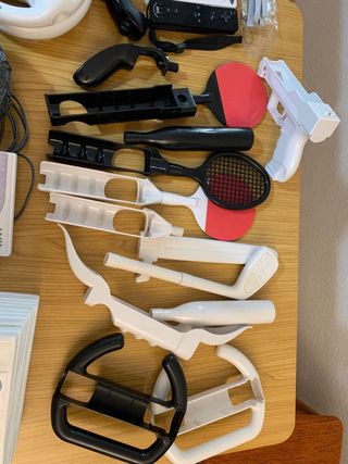 Nintendo Wii + Mandos + Juegos + Accesorios