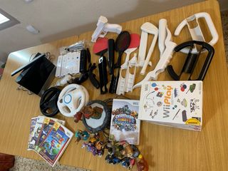Nintendo Wii + Mandos + Juegos + Accesorios
