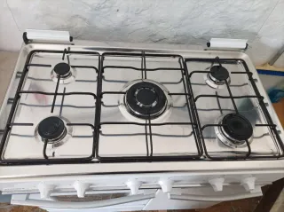 Cocina de gas con horno Rommer