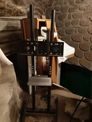 Suporte de TV com Rodas Preto