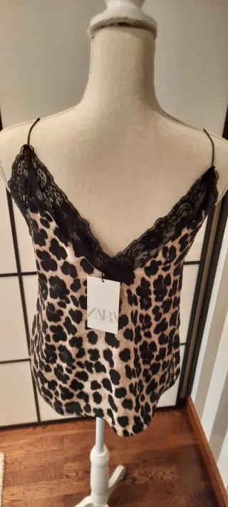Top Zara Animal Print Encaje Negro