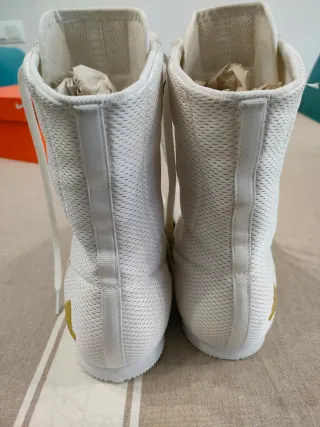 Zapatillas Boxeo Adidas Blancas y Doradas