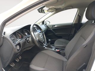 Volkswagen Golf Advance