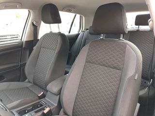 Volkswagen Golf Advance