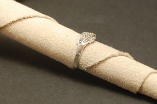 Anillo de Plata Ley 999 con Marquesitas