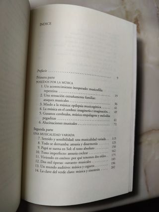 Musicofilia: relatos de la música y el cerebro.