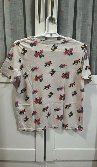 Camiseta Pull and Bear Talla M Estampado Tropical