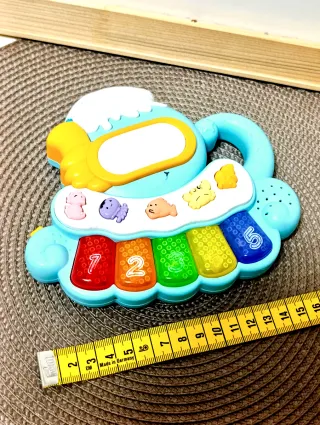 Pianola musicale luci e suoni. X bambini a Natale