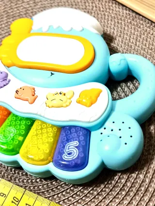 Pianola musicale luci e suoni. X bambini a Natale