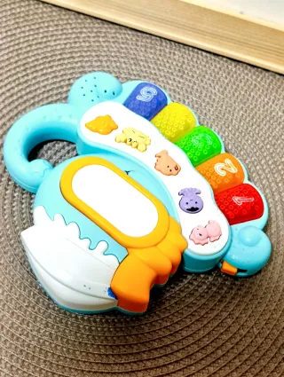 Pianola musicale luci e suoni. X bambini a Natale