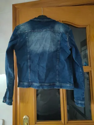 Cazadora tejana con pedrería