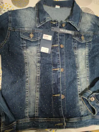 Cazadora tejana con pedrería