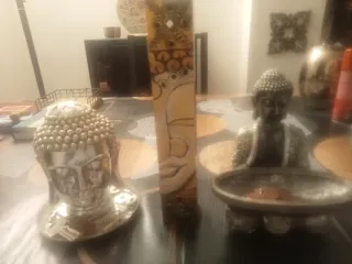 Lote: Caja incienso vertical y 2 Budas