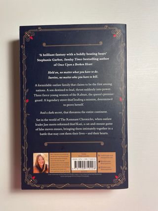 Dance of Thieves: the sensational young adult f...