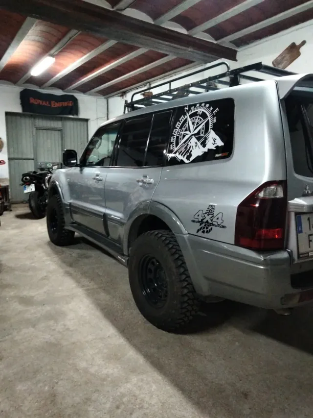 Mitsubishi Montero 2006